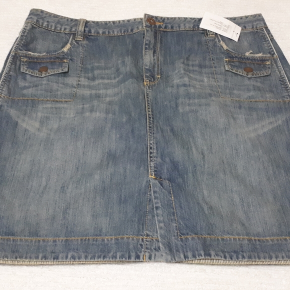 Tommy Hilfiger Size 18 Short Jean Skirt W7… - Picture 1 of 8